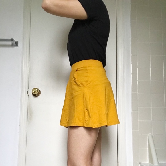 Mustard skater skirt - Picture 3 of 3